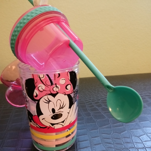 Multi Tasking Minnie Sipper & Hat Bundle - Picture 3 of 10